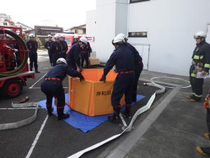 簡易パネル水槽の組み立て