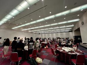 夕食会